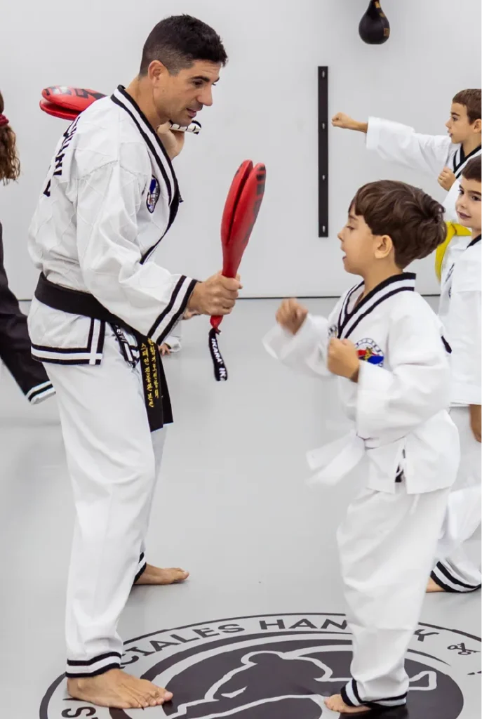 Niños entrenando hapkido